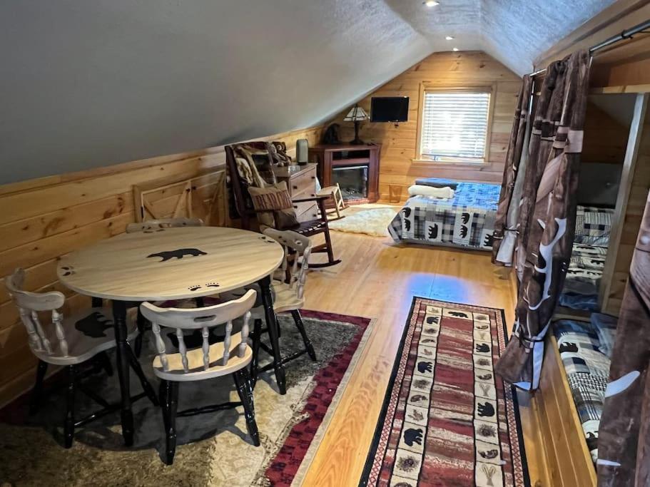 Cubs Den - Hot Tub- Walk To Lake- Fire Pit - Kayaks Oakland Exterior foto